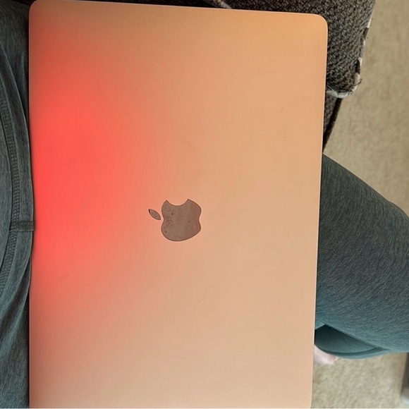 MacBook Air 13" New Condition 512 GB - Picture 2 of 2